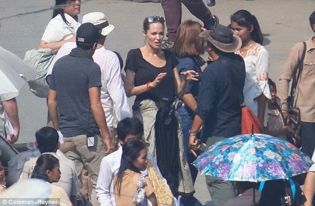 Angelina Jolie tung khong co y dinh lam me